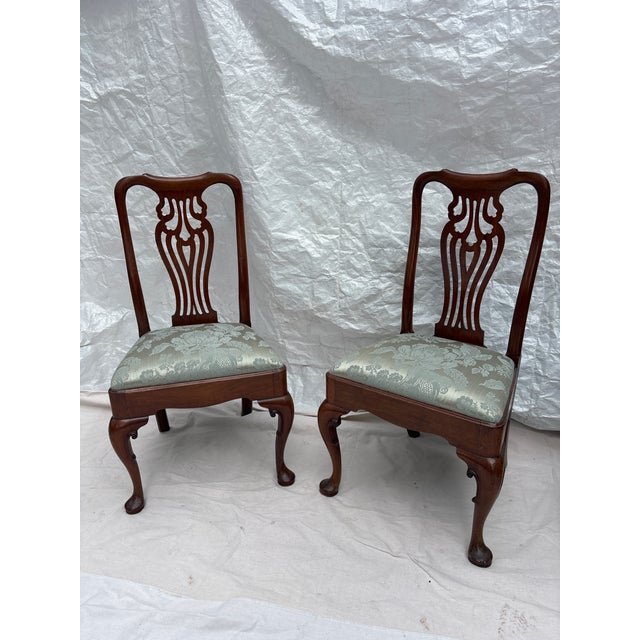 18th Century Set of Six Queen Anne Walnut Dinning Chairs For Sale - Image 12 of 13