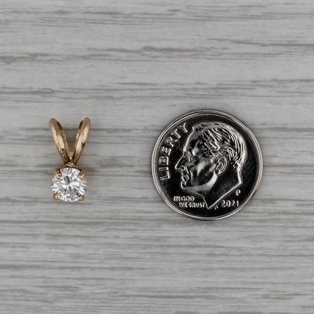 Modern 0.66ct Round Diamond Solitaire Pendant 14k Yellow Gold Small Drop For Sale - Image 3 of 4