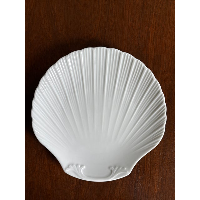 Contemporary Scallop Shell Shaped White Ceramic Plates— Set of Four For Sale In Washington DC - Image 6 of 18