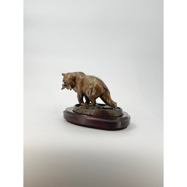 1980s Wildlife Collection - Franco Vianello - Lost-Wax Bronze Bear Sculpture - Snack Time For Sale - Image 4 of 4