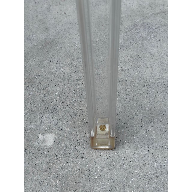 Transparent Authentic Kartell Louis Ghost Armchair by Philippe Starck — Crystal Clear Polycarbonate, Made in Italy, 2002 For Sale - Image 8 of 11