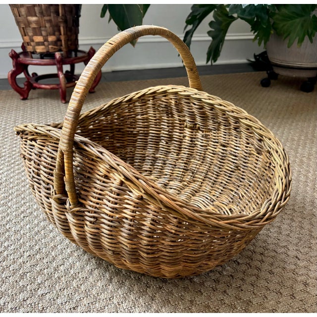 French Country Mid 20th Century French Large Rattan Market Basket For Sale - Image 3 of 10