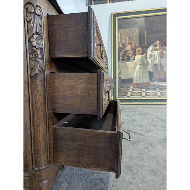 Neo-Rustic Louis XV Style Chest of Drawers in Oak For Sale - Image 4 of 7