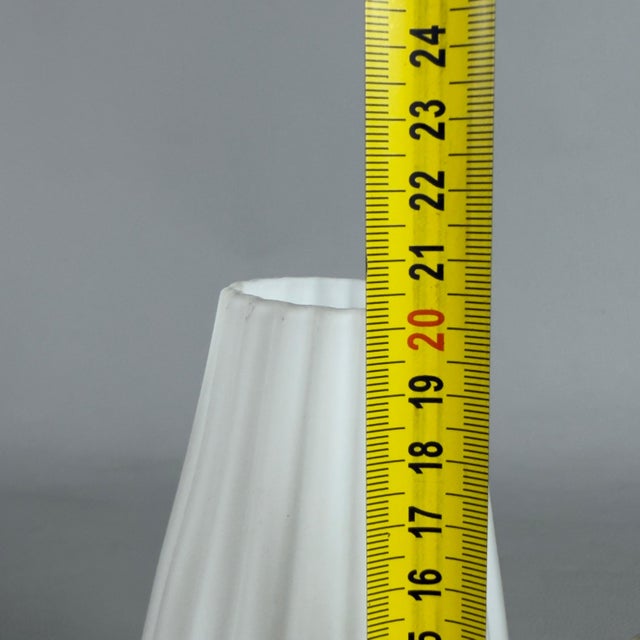 Vintage Table Lamps in Opaline Pleated Glass and Gold Metal, 1960s, Set of 2 For Sale - Image 10 of 11