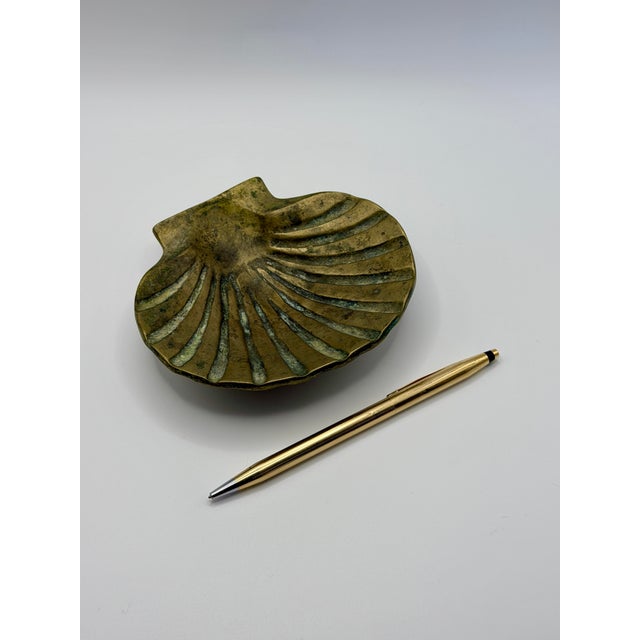 1990s Vintage Brass Seashell Catchall Dish – Coastal Shell Trinket Tray For Sale - Image 5 of 5