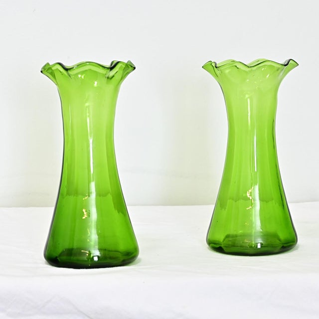 Green English 19th Century Pair of Large Green Bulb Vases For Sale - Image 8 of 8