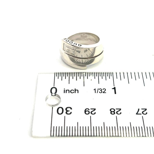 1990s 1990s Gucci Estate Ring Size 5 Sterling Silver 13.5 mm For Sale - Image 5 of 5