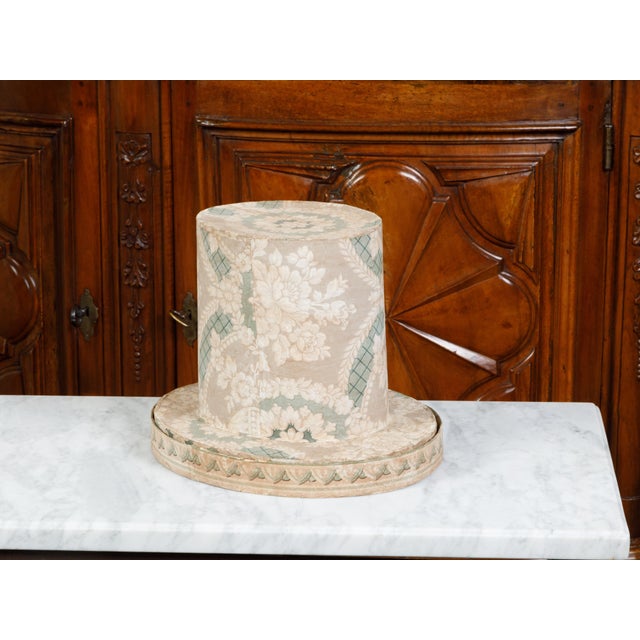 English 19th Century Victorian Period Paper Hat Box with Floral Décor For Sale - Image 12 of 12