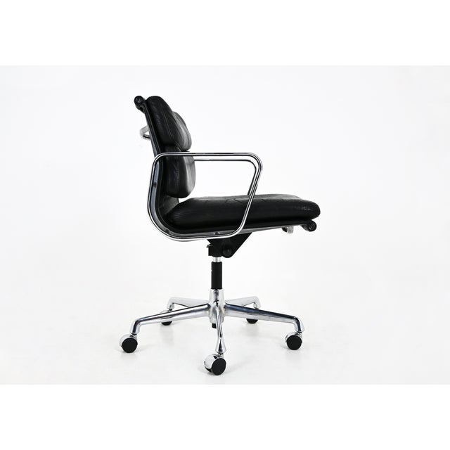 Vitra Soft Pad Chair in Black Leather by Charles & Ray Eames for Vitra, 1970s For Sale - Image 4 of 11