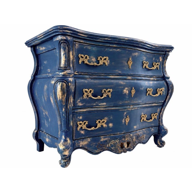 Hand-Painted Royal Blue Pulaski Bombé Chest—Distressed French Provincial Dresser For Sale - Image 4 of 15