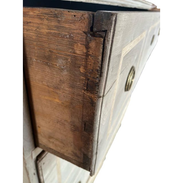 18th Century Italian Bleached Walnut Chest of Drawers with Inlay For Sale - Image 14 of 17