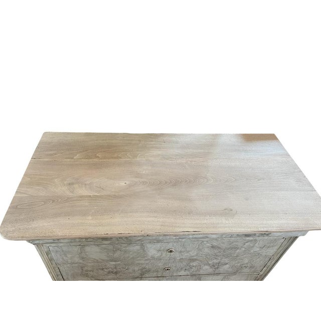 Italian Bleached Walnut Commode with Drawer in Burl Veneer, 18th Century For Sale - Image 4 of 15