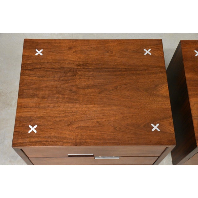 Brown 1960s Refinished American of Martinsville Walnut and Aluminum Nightstands - A Pair For Sale - Image 8 of 10