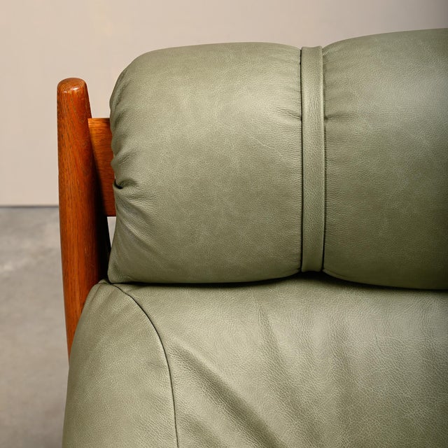 Set of Oak and Leather Lounge Chair in the style of Sergio Rodrigues and Jean Gillon, 1960s For Sale - Image 11 of 18