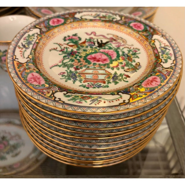 12 Dinner Plates 10-1/4” 12 Salad Plates 8” 12 Bread Plates 7” 12 Rimmed Bowls 12 Coupe Bowls 12 Cups & Saucers 01 Open...