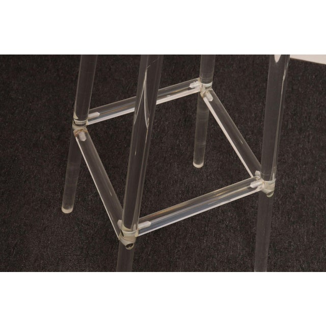 Single Vintage American Hollywood Regency Style Lucite Bar Stool For Sale - Image 15 of 18