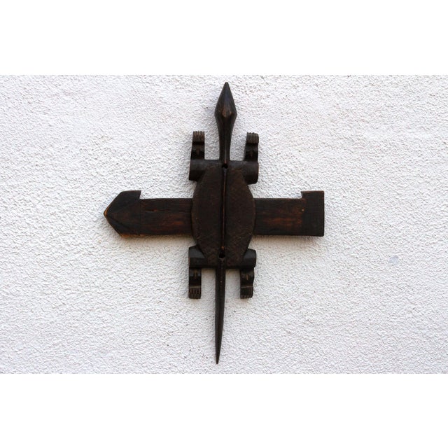 19th Century Finely Carved Bambara Lizard Guardian For Sale - Image 5 of 8