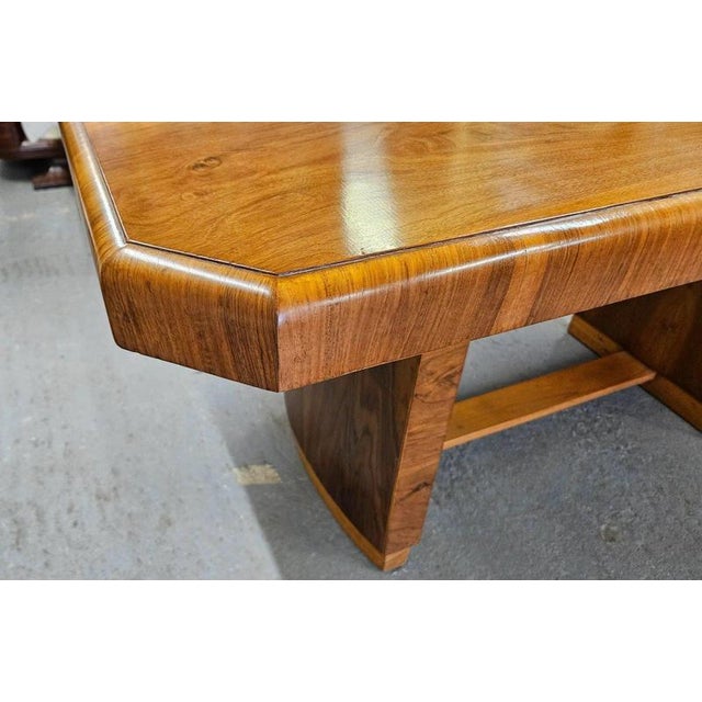 Art Deco British Figured Walnut Pedestal Dining Table, 1930 For Sale - Image 12 of 13