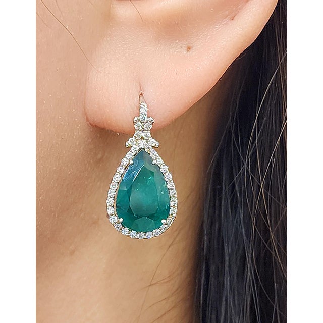 Modern 6.22 Ct Natural Pear Shape Emerald Earrings - 2 Pieces For Sale - Image 3 of 9