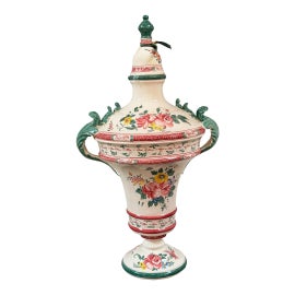 Example of Veuve Perrin Factory Decor