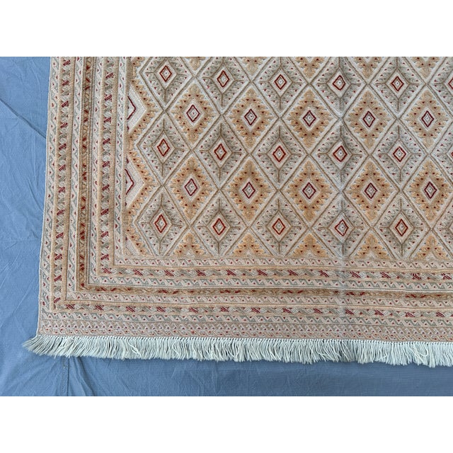 Taimani Diamond Lattice Hand-Knotted Wool Rug - 6'5" X 5'0" For Sale - Image 6 of 13