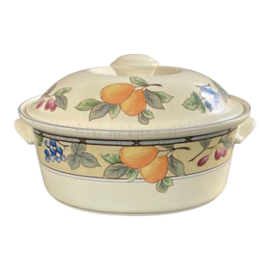 Vintage Mikasa Garden Harvest Intaglio Oval Covered Casserole Dish – 1.5 Quart Stoneware Crock With Lid