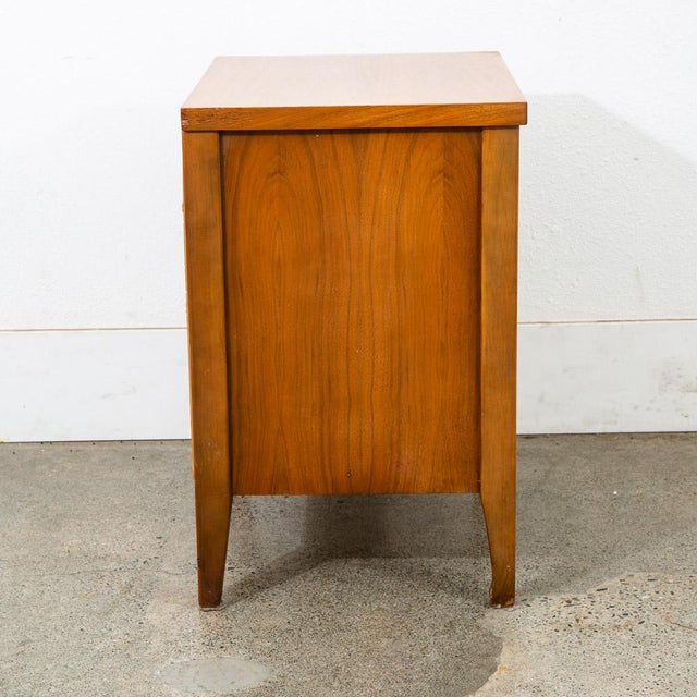 Mid-Century Modern Mid Century Modern Nightstand End Side Table Walnut Single Drawer Vintage MCM For Sale - Image 3 of 8