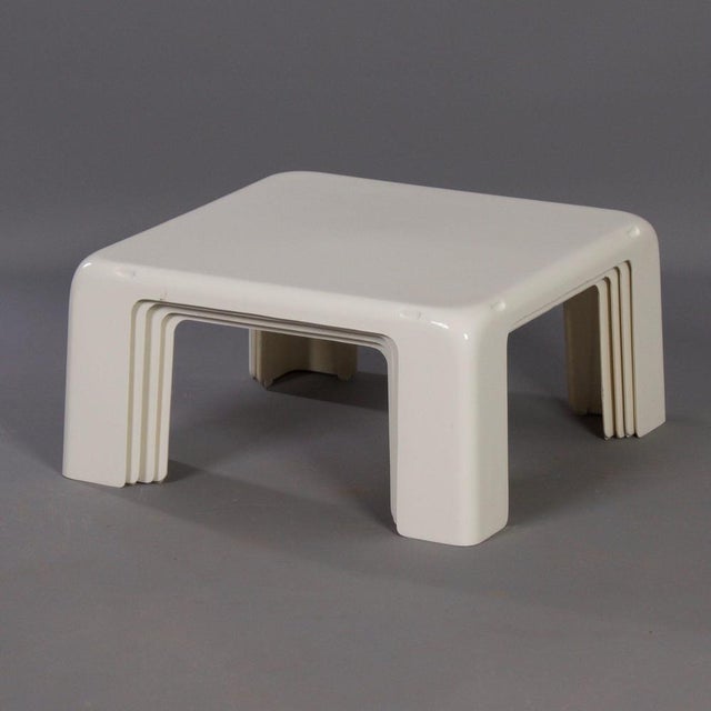 Nesting Side Tables Quatro Gatti in Fiberlite by Mario Bellini for C&b Italia, 1960s For Sale - Image 9 of 16