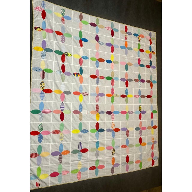 Custom King Quilt by Linda Osmond – Fogo Island, Newfoundland – 2014 Handcrafted Heirloom Quilt For Sale - Image 4 of 6