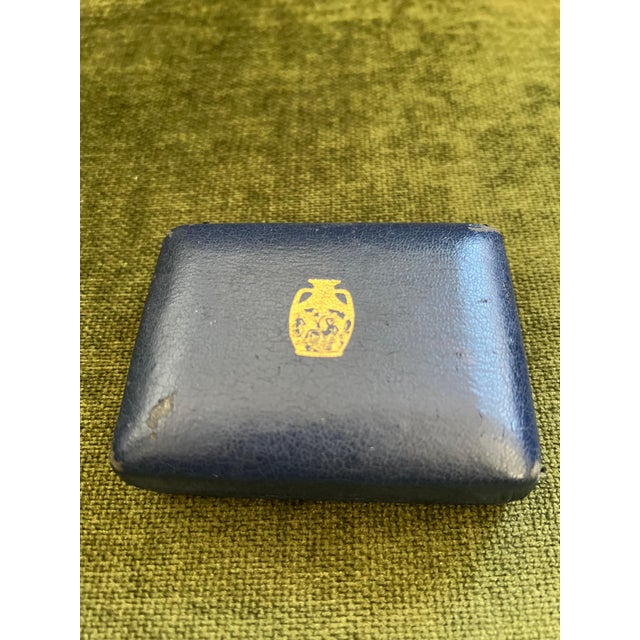 White Vintage Wedgwood British Royal Gold Plate & Green Jasper Cufflinks OriginalCase For Sale - Image 8 of 18