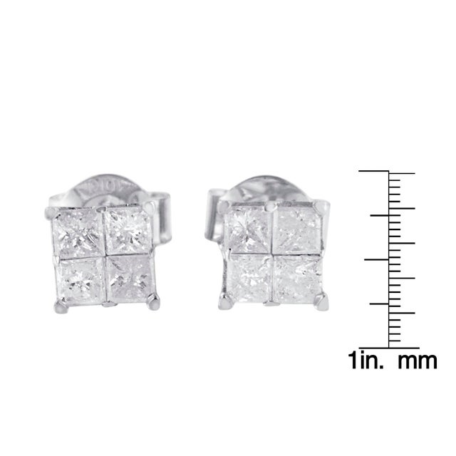 Early 21st Century 10k White Gold Diamond Stud Earrings (0.60 cttw, I-J Color, I2-I3 Clarity) For Sale - Image 5 of 5