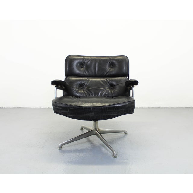 Herman Miller Set of Vintage Lounge Chair with Ottoman by Charles and Ray Eames for Herman Miller, 1970s For Sale - Image 4 of 12