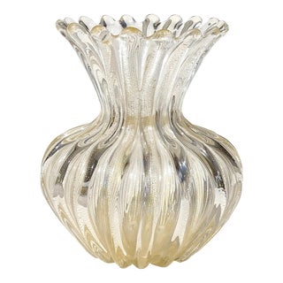 Vintage Seguso Vetri d'Arte Murano Signed Gold Flecks Italian Art Glass Ribbed Scallop Rim Flower Vase For Sale