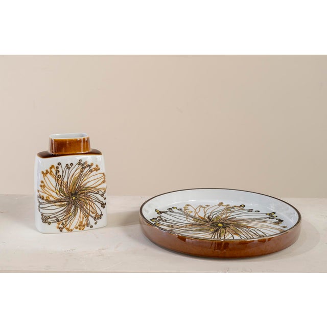 Beige Danish Vase and Plate Set by Ellen Malmer for Royal Copenhagen, 1960s, Set of 2 For Sale - Image 8 of 8