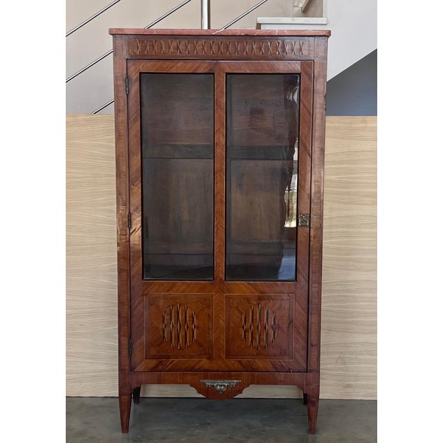 Late 20th Century Louis XVI Style Showcase Vitrine in Walnut with Geometrical Marquetry For Sale - Image 16 of 18