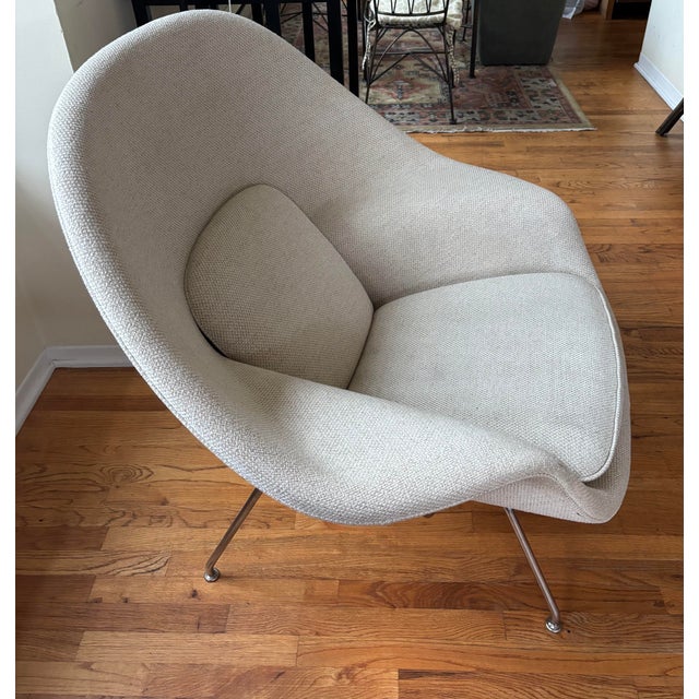 Beautiful and well-maintained womb chair.