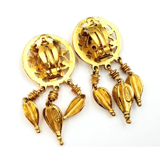 1990s Chanel Vintage Gold Plated Round CC Filigree Spear Dangle Clip on Earrings, A Pair For Sale - Image 5 of 6