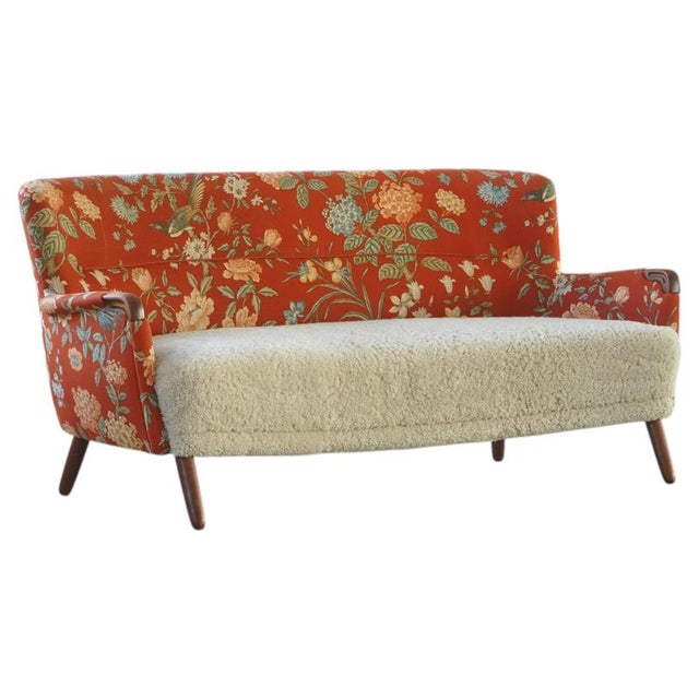 Mid-Century Modern Danish Curved Sofa in Floral Fabric and Lambswool, 1960s For Sale - Image 17 of 17