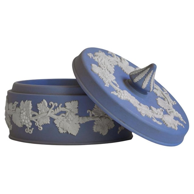Jasperware Lidded Box with Blue and White Decor from Wedgwood, 1940s For Sale - Image 6 of 6