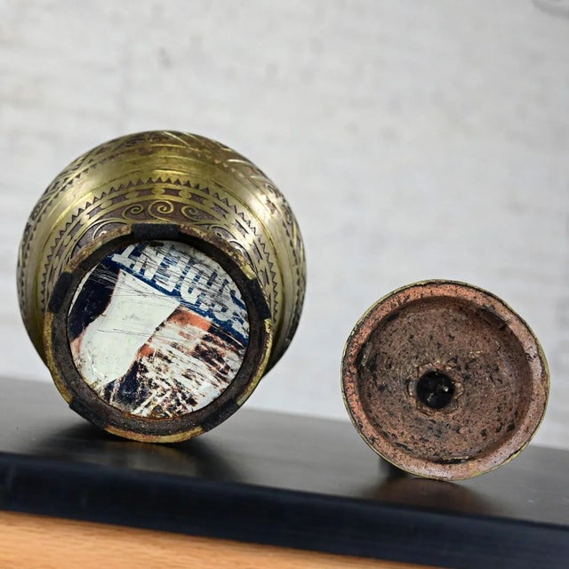 20Th Century Asian Islamic Philippine Wedding Vessel or Gador or Mindanao Maranao Cast Brass Urn For Sale - Image 12 of 12