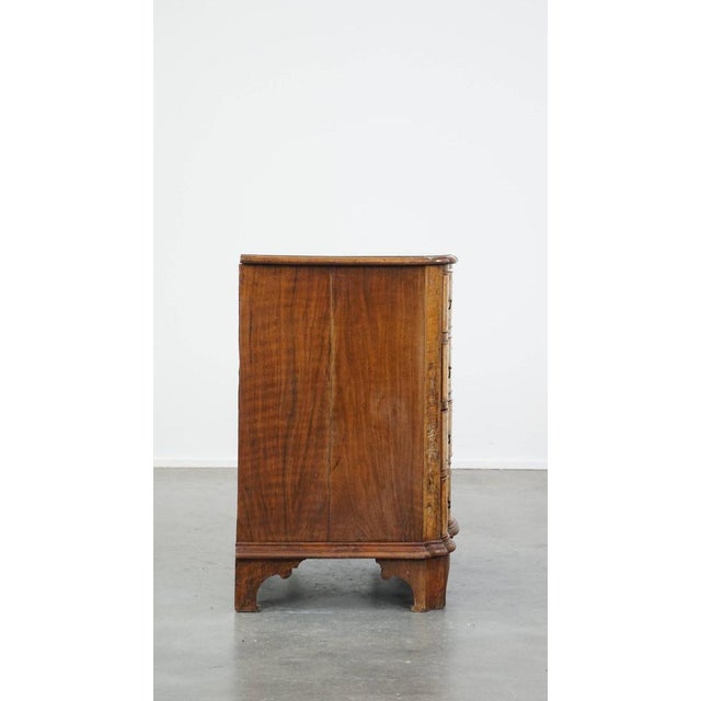 18th Century Baroque Organ-Curved Burr Walnut Wooden Chest of Drawers For Sale - Image 5 of 15