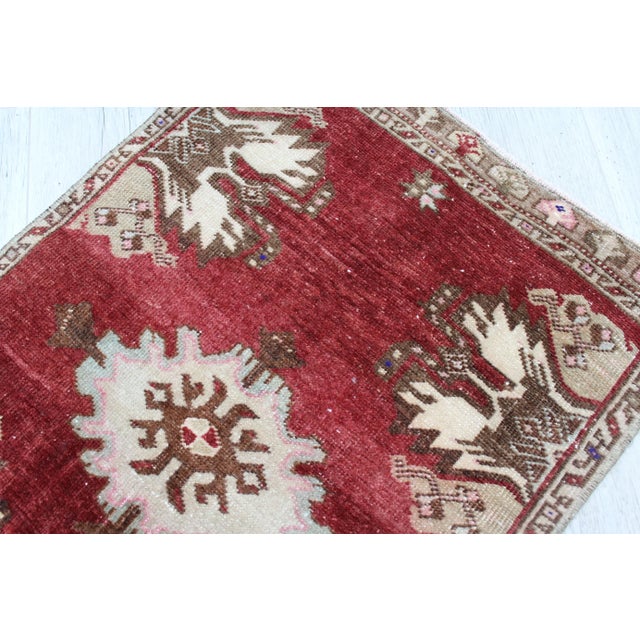 Small Sized Vintage Turkish Rug - 21.5"x32" For Sale - Image 4 of 10
