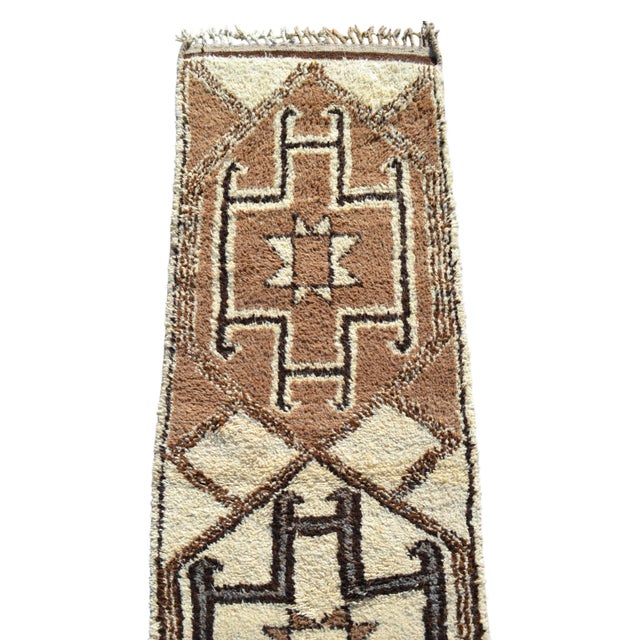Hand-Knotted Turkish Runner Rug . Tribal Herki . Pure Natural Undyed Wool - 2′10″ × 11′1″ For Sale In Raleigh - Image 6 of 10