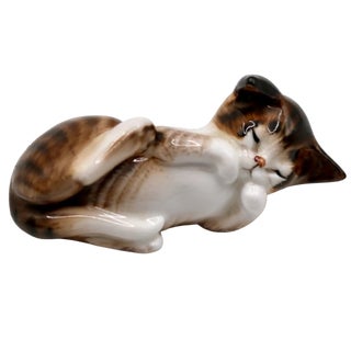 Vintage Royal Doulton Bone China Character Kitten Figurine "Lying on Back" - Hn2579 For Sale