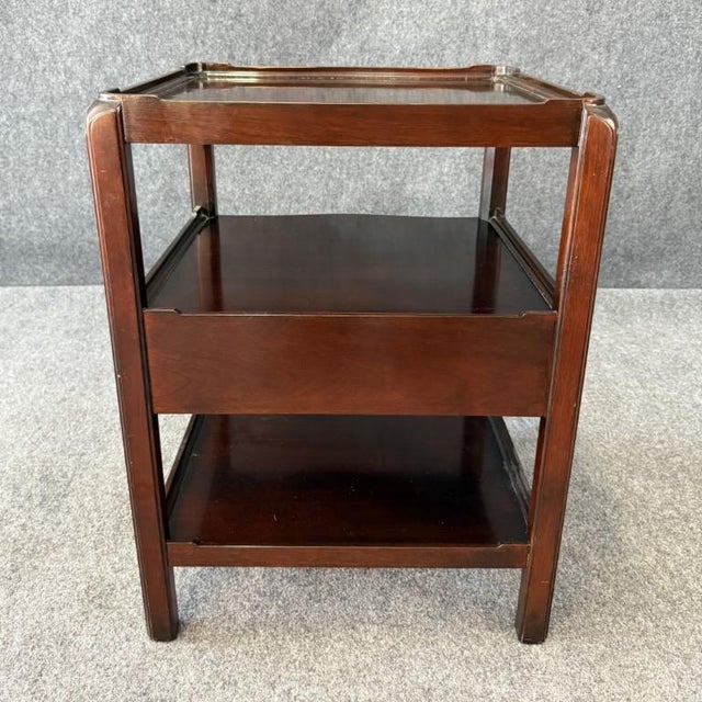 Late 20th Century Wellington Hall Mahogany Two Tiered Mahogany Side Table For Sale - Image 4 of 13