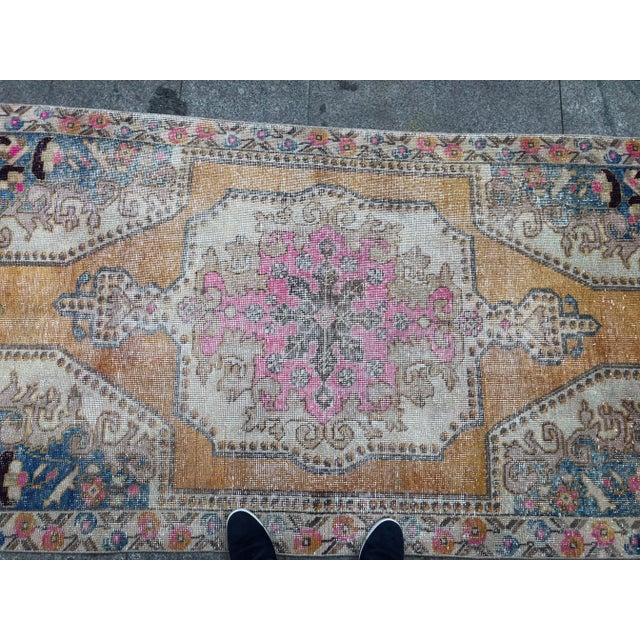 1960s 1960s Vintage Turkish Oushak Rug - 4′ × 6′11″ For Sale - Image 5 of 11