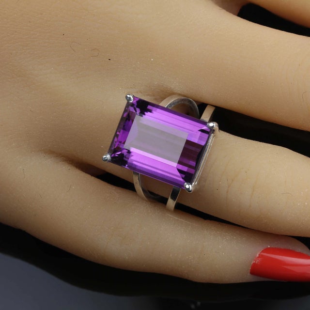 Captivating 12CT Emerald Cut Amethyst Ring in Sterling Silver Discover the beauty of this exciting 12CT Emerald Cut...