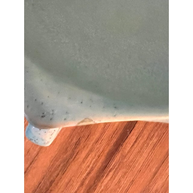 Vintage Roseville Bleeding Heart Handled Bowl Signed 379–6 Estate Find For Sale - Image 10 of 14