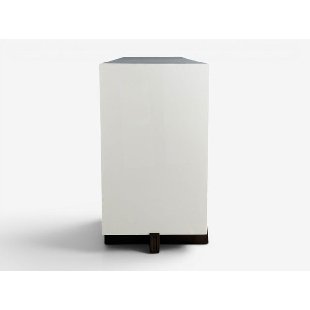 Tommi Parzinger, Double Commode, White Lacquer, Brass, Usa, 1950s For Sale - Image 9 of 13