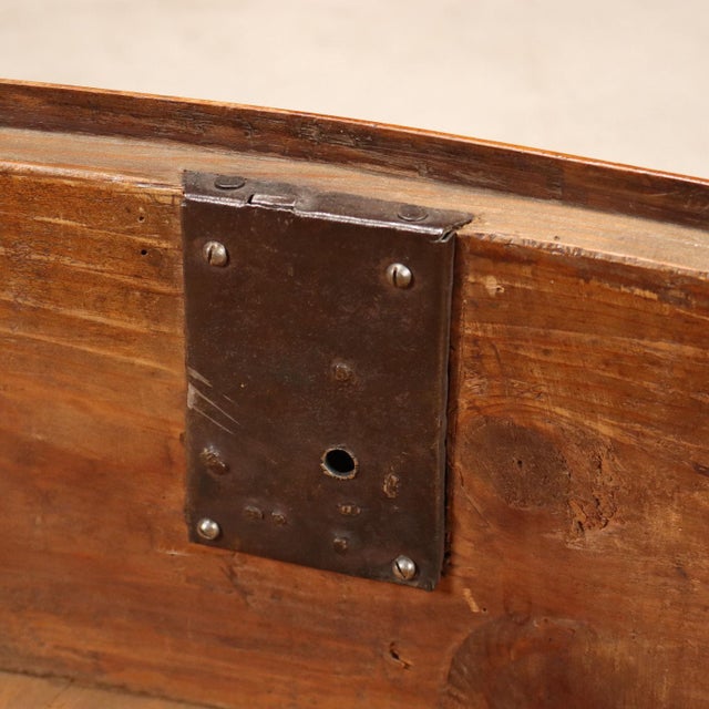 Wood Antique Baroque Chest of 4 Drawers in Walnut, 18th Century For Sale - Image 7 of 13